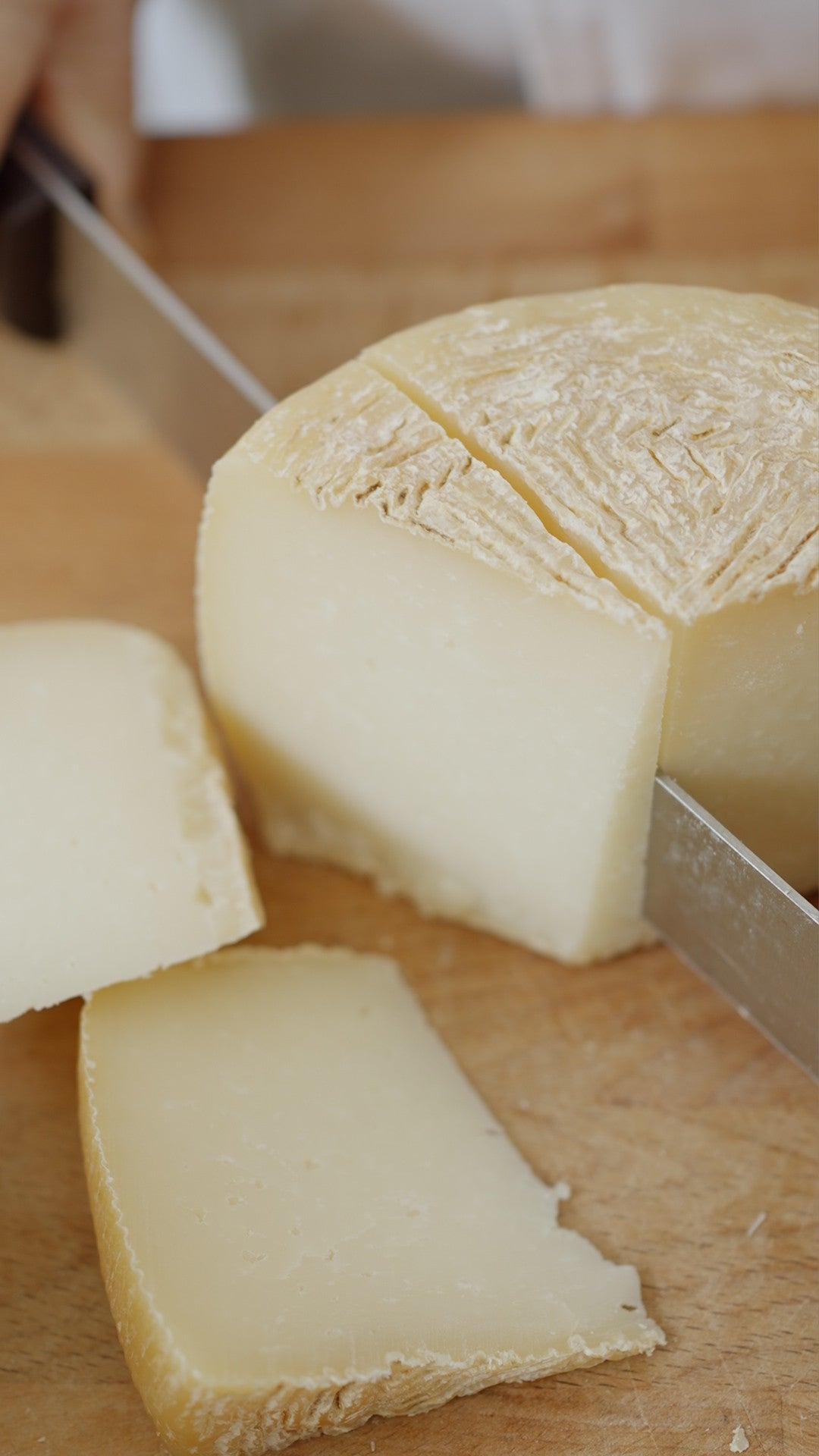 pecorino crotonese semiduro tagliato