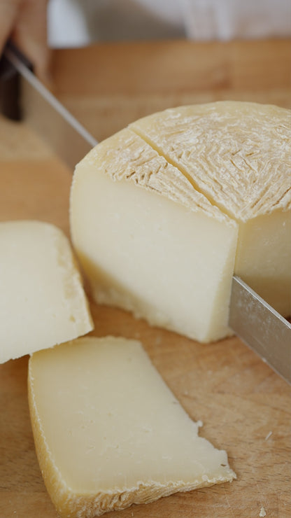 pecorino crotonese semiduro tagliato